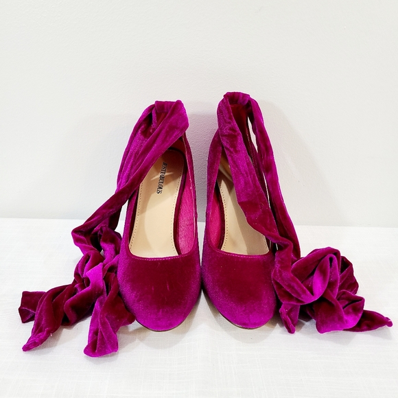 NWOT Just Fab Fusia Velvet Heels - Picture 2 of 5